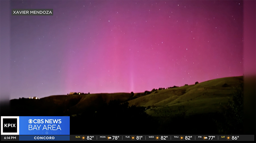 Photograph of the northern lights taken by Xavier Mendoza.